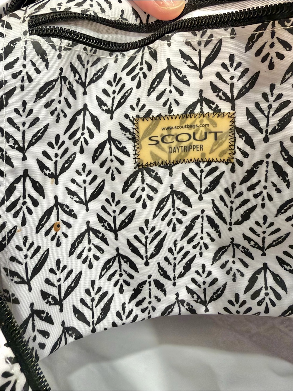 SCOUT BAGS Daytripper Tote Shoulder Bag - Picture 6 of 6